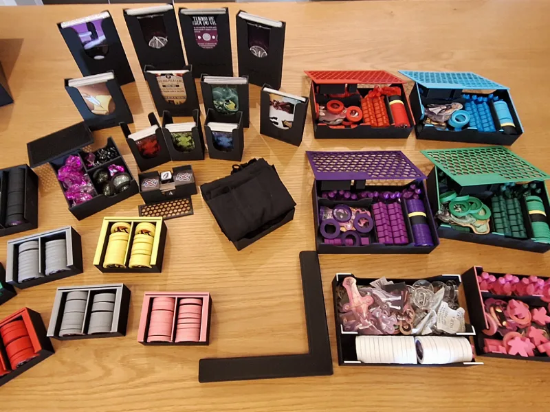 Wonderland's War base game insert