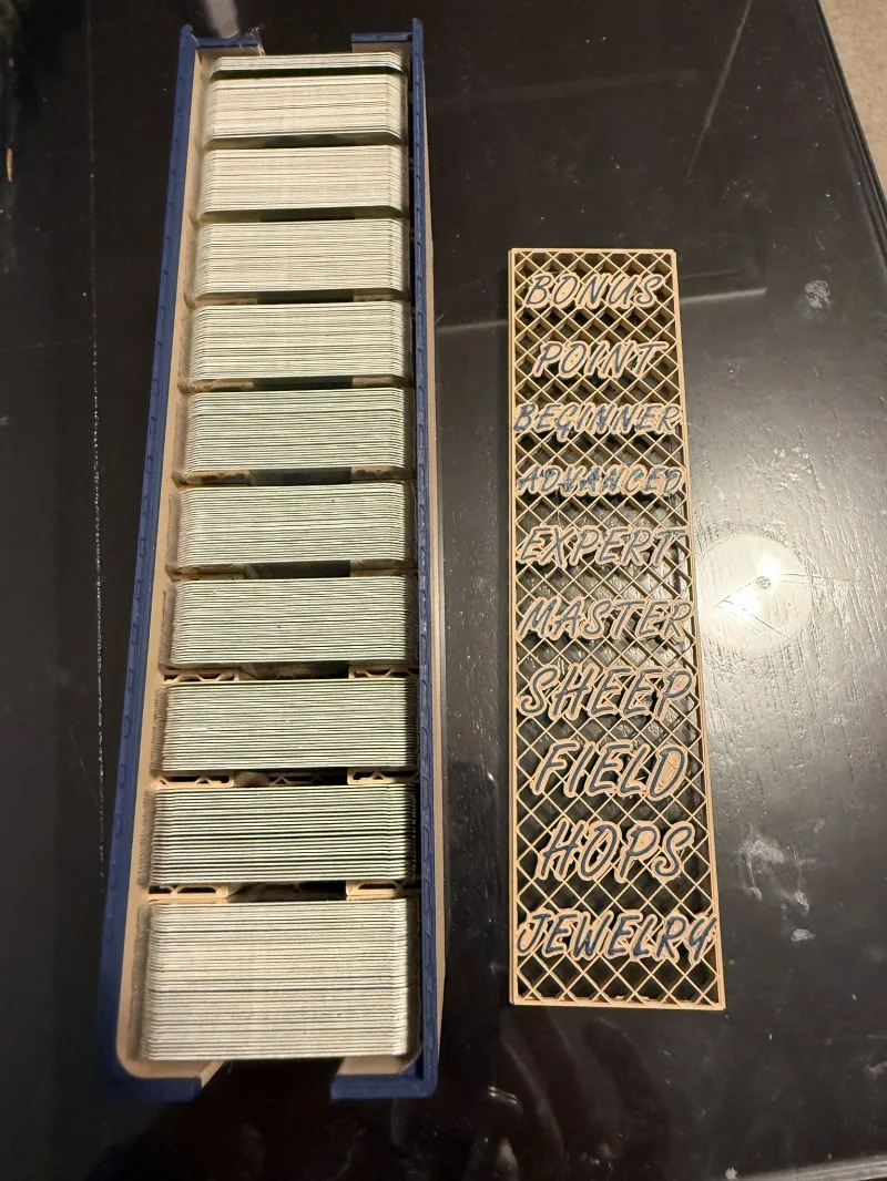 Hallertau Deluxe insert +sleeves +side storage +box to table +low pla