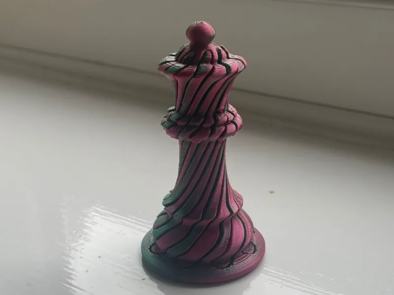 Queen chess piece passthrough fidget