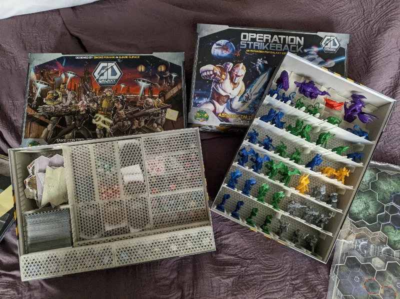 Galaxy Defenders + 2 Expansions Insert