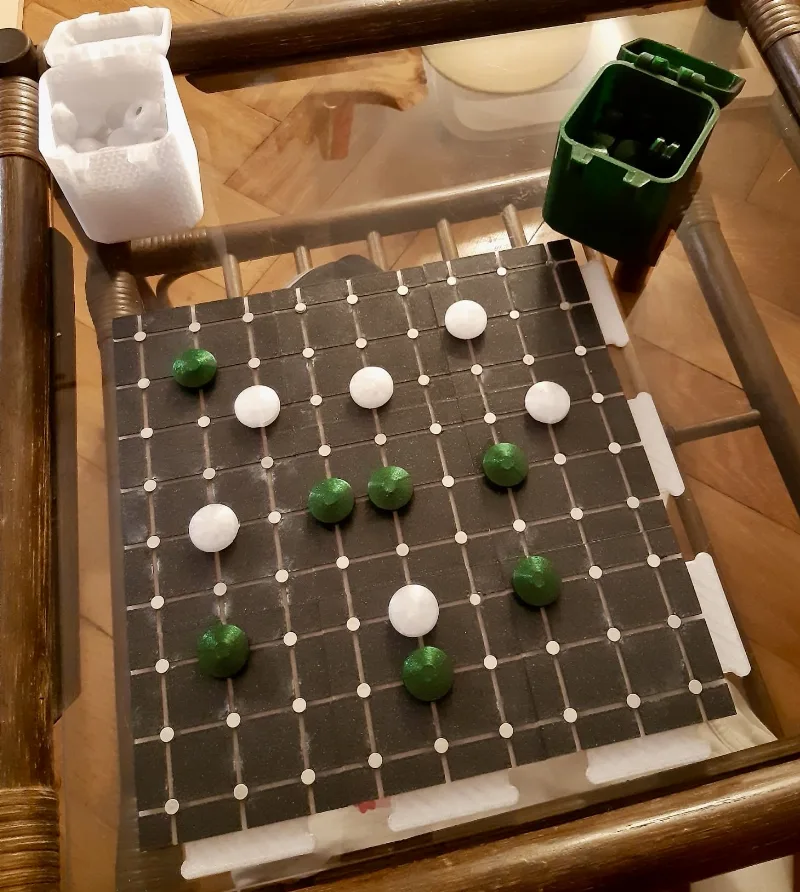 Go (game) - Magnetic Board-Puzzle and Stones