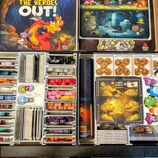Keep the Heroes Out! 3 - Insert/Organizer for KS1 + KS2 + KS3 - SLEEVED