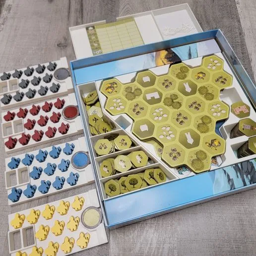Looot board game insert / box organizer with individual player trays
