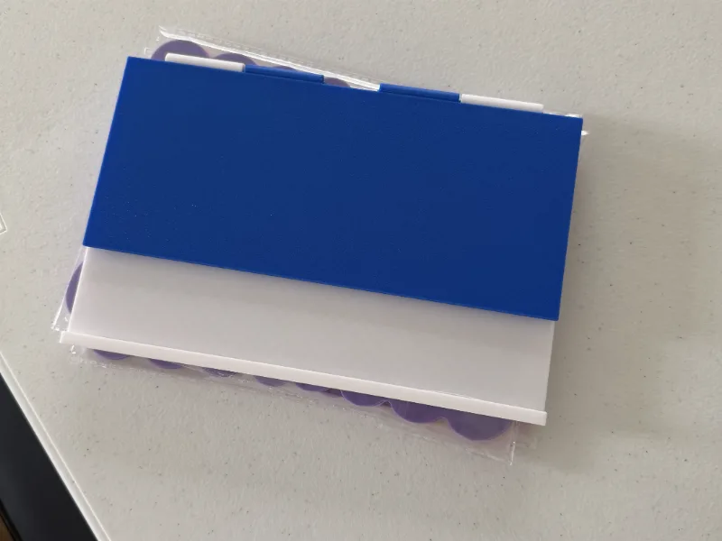 Hinged Mahjong Card Holder