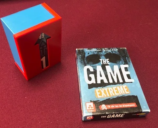The Game box and visual aid by Yves427
