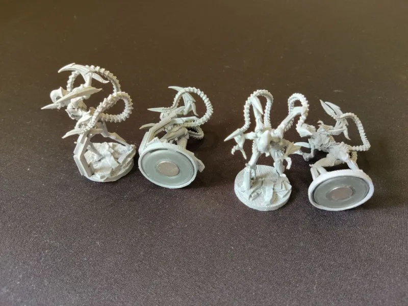 Magnetic bases for miniatures (Nemesis boardgame)
