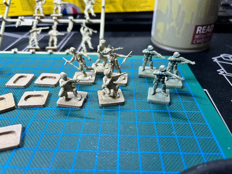 Memoir 44 : basic stand to adapt Heller miniatures