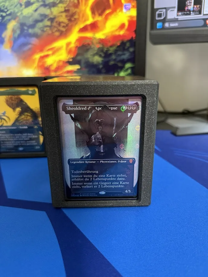 Magnetic Magic the Gathering Commander Deck Box with Toploader Window