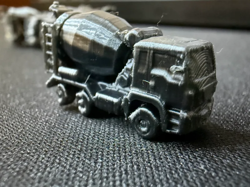 Concrete Mixer Truck Miniature – (Barrage & More)