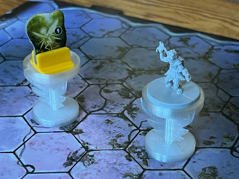 Gloomhaven / Frosthaven flying stand