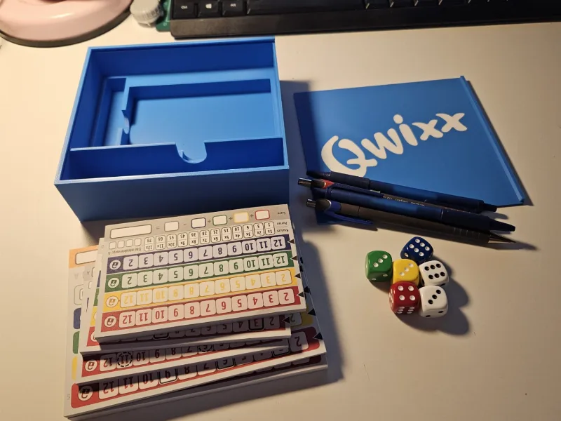 Qwixx Game Box: Regular + Expansion Score Blocks