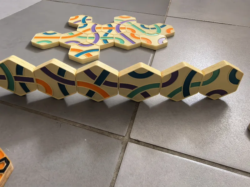 Tantrix boardgame with magnits