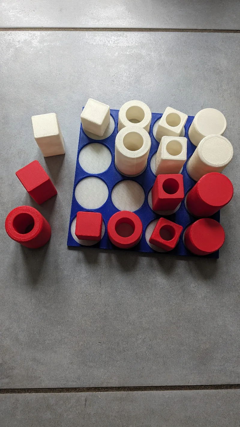 Quarto game board + pieces
