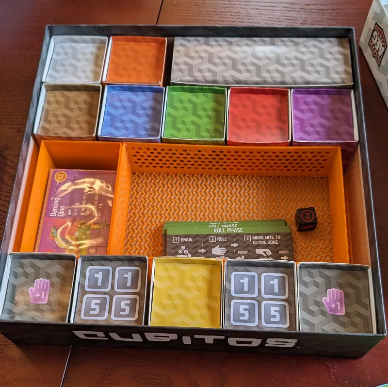 Cubitos spacer and card holder