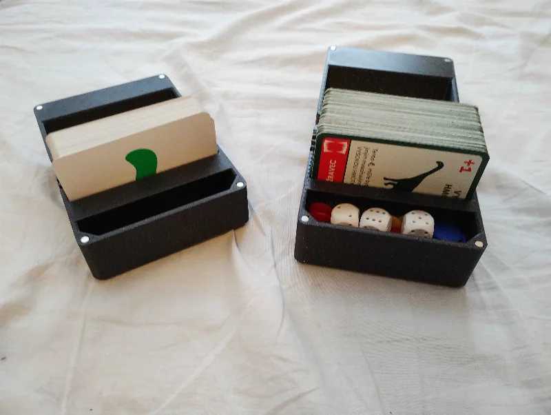 Parametric card game container