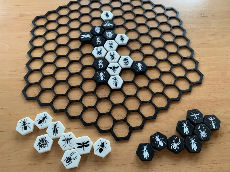 HIVE EXTREME with Gameboard and Box