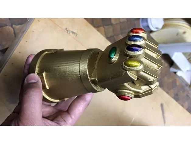 Infinity Gauntlet Dice Cup