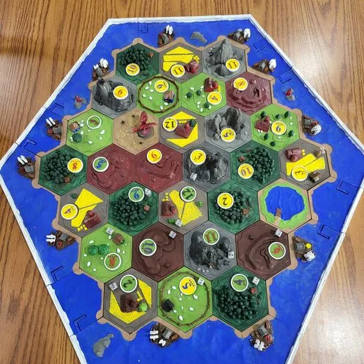 up to 6 player 'Settlers of Catan' Board and catan figures Full 3d Set for with lake as second desert