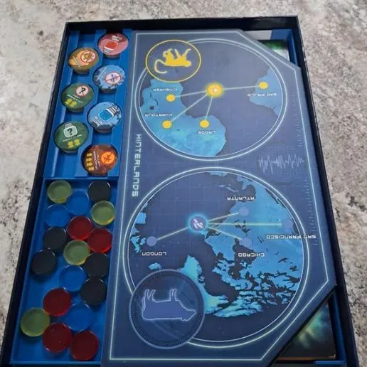 Pandemic Insert plus all expansions (On the Brink, In the Lab, State of Emergency, Sleeved Cards)