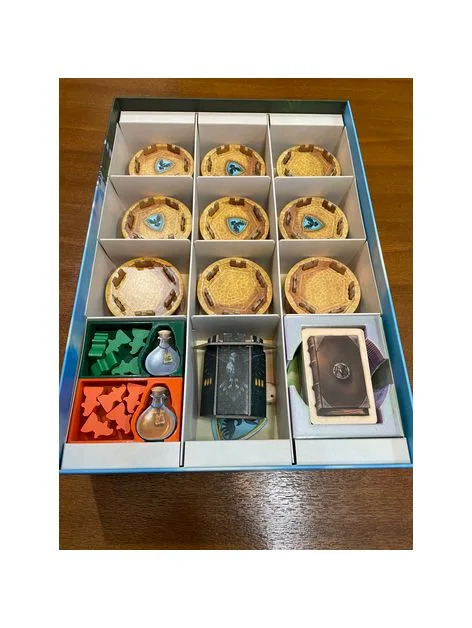 Wandering Towers - Insert / Organizer