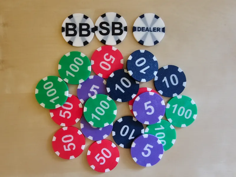 Simple dual color poker chips