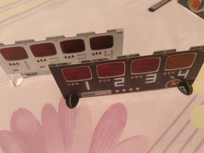 Base support for Cockroach Poker