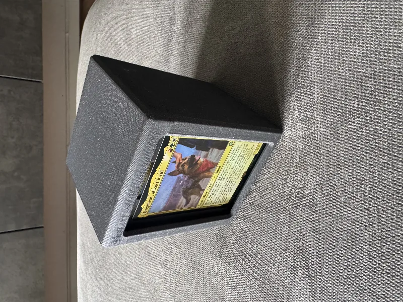 Magnetic Magic the Gathering Commander Deck Box - Remix from Bmorr