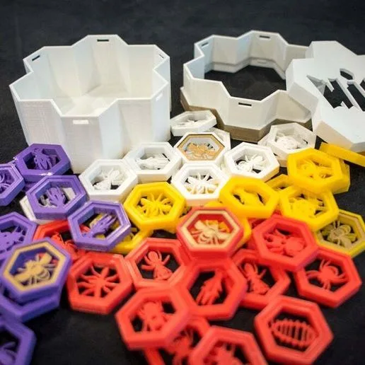 Hive Game box with logo extension