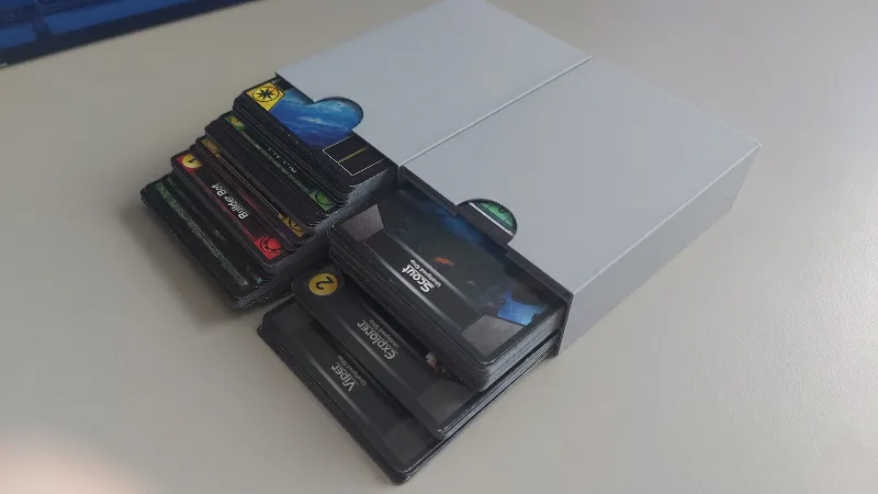 Star Realms Frontiers deck box