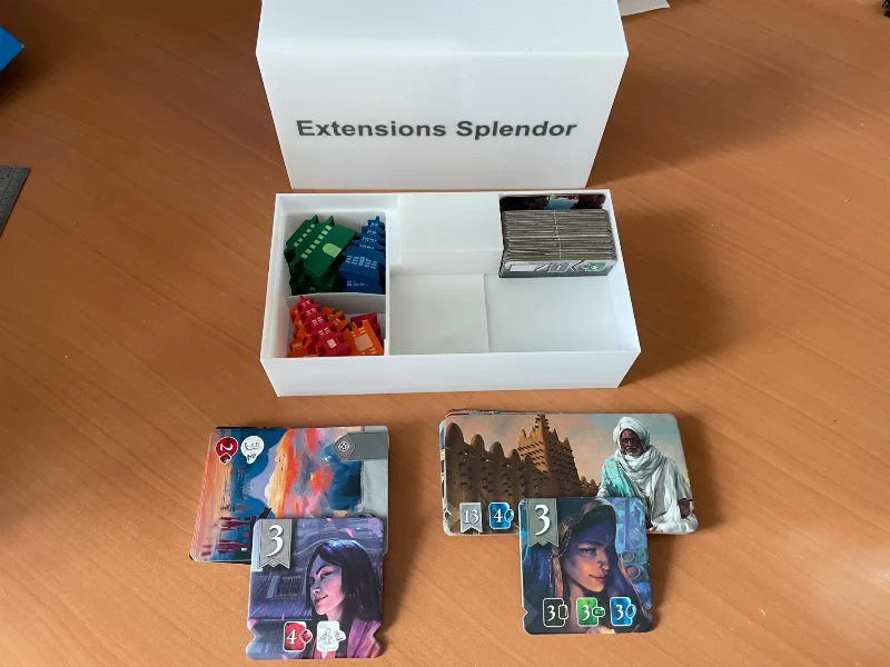 Travel case for Splendor game expansions
