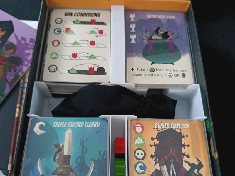 Hidden Leaders + Forgotten Legends game insert
