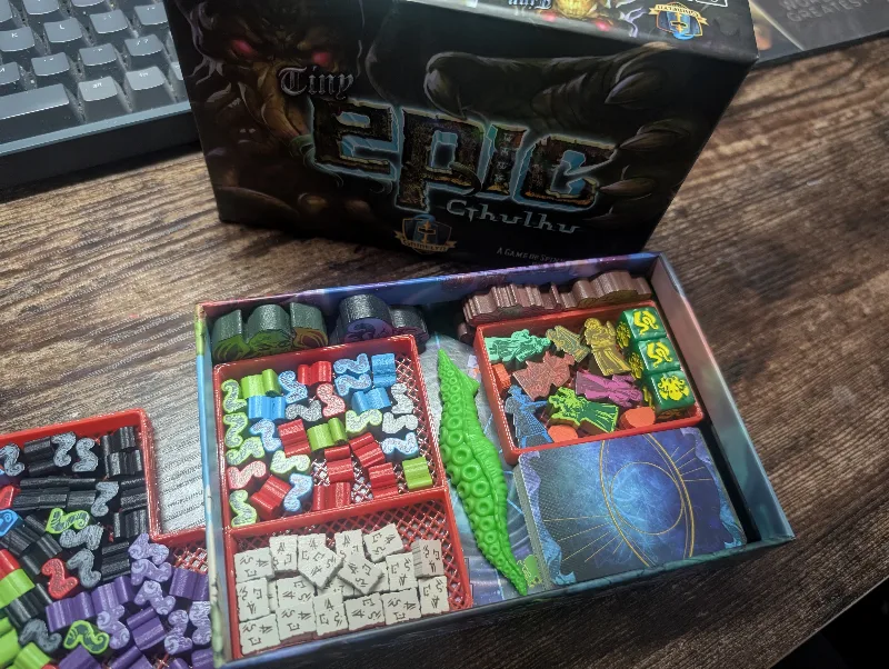 Tiny Epic Cthulhu Deluxe Edition Insert