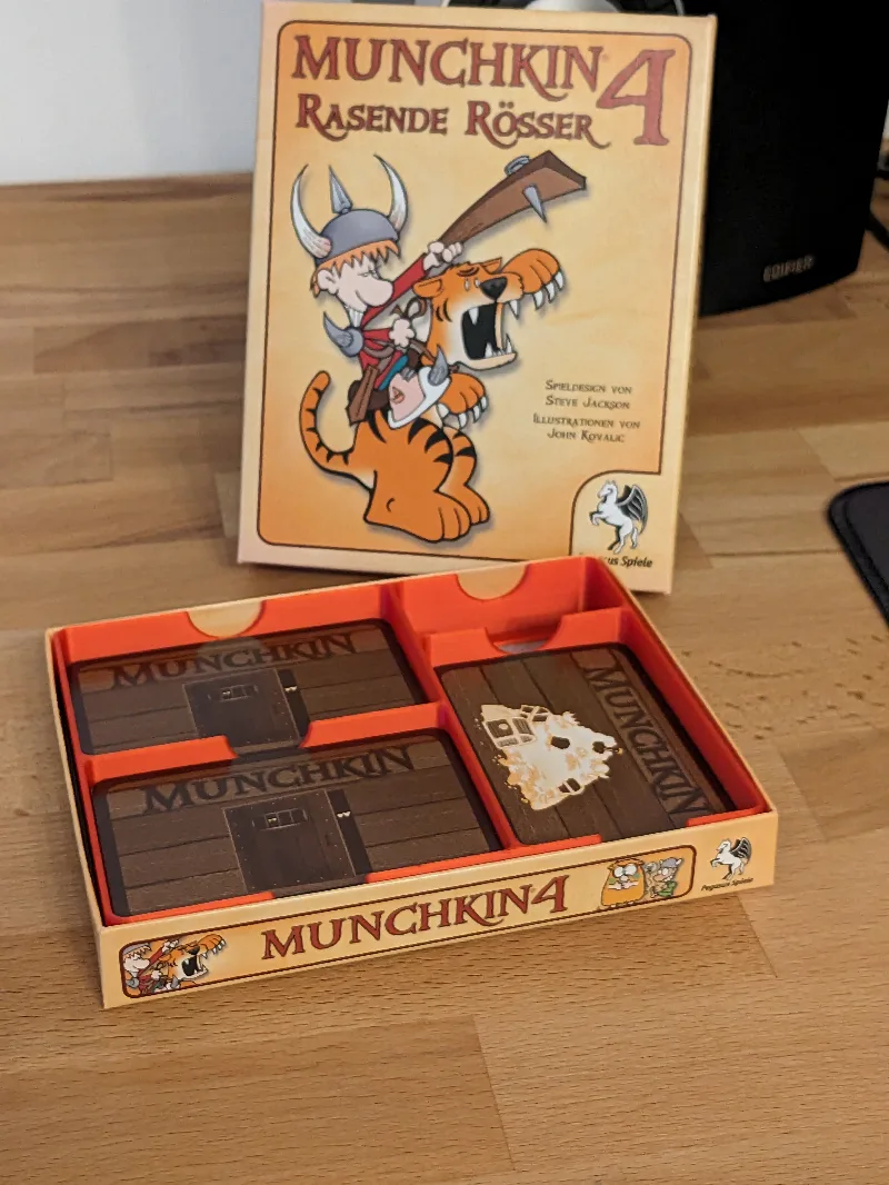 Card Box Inlay for Munchkin, Boss Monster, Smash Up and other card games.