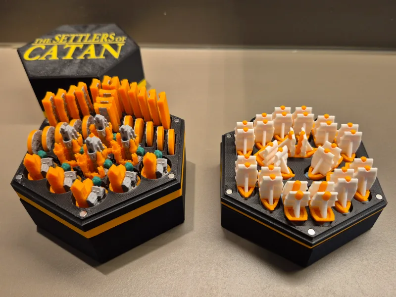 Magnetic Catan player pieces box