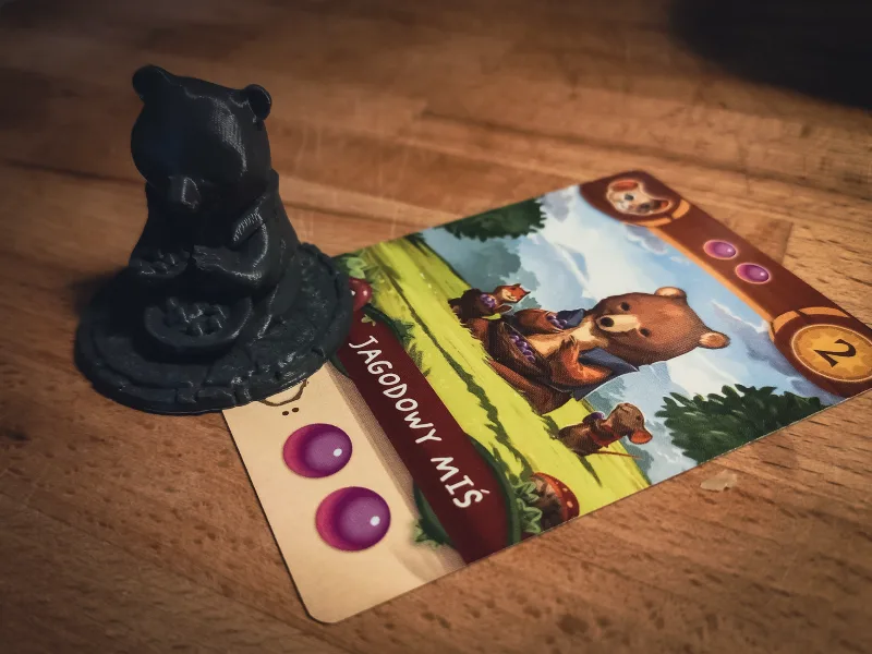 Welcome to Everdell - bear figurine