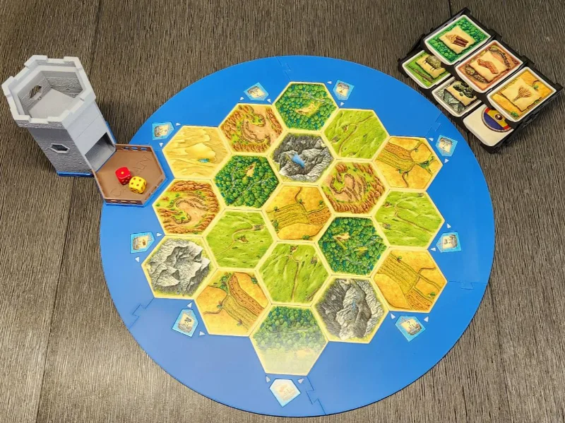 Catan Border with Removable Dice Tower