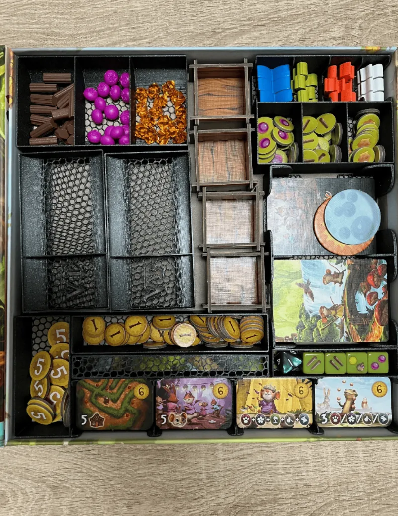 My lil Everdell insert