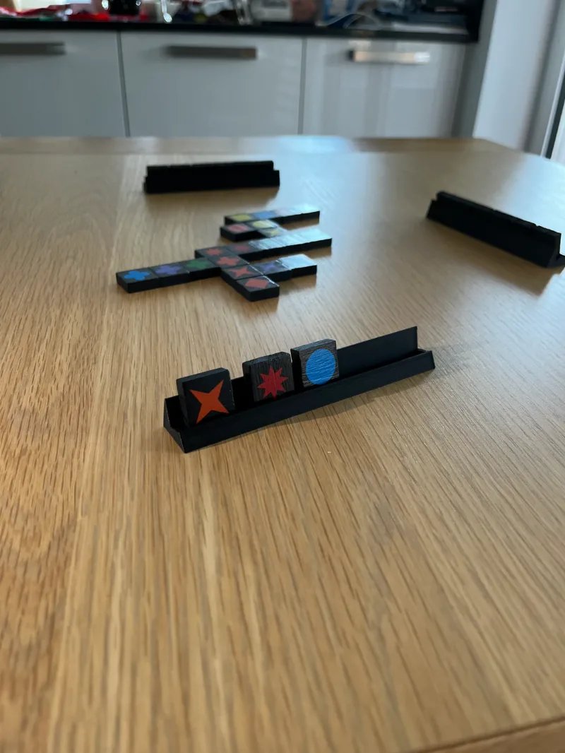 Qwirkle: Travel Edition stands | Game tile holder
