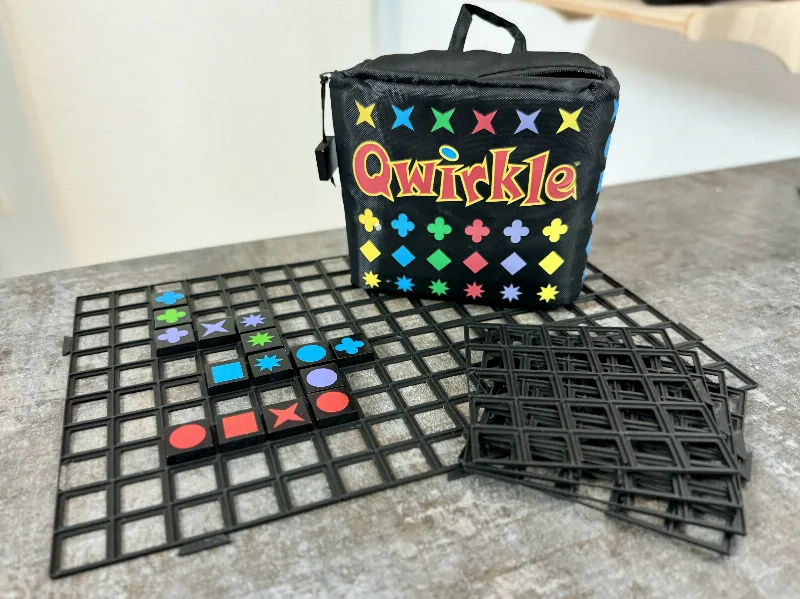 Qwirkle Travel tiles grid
