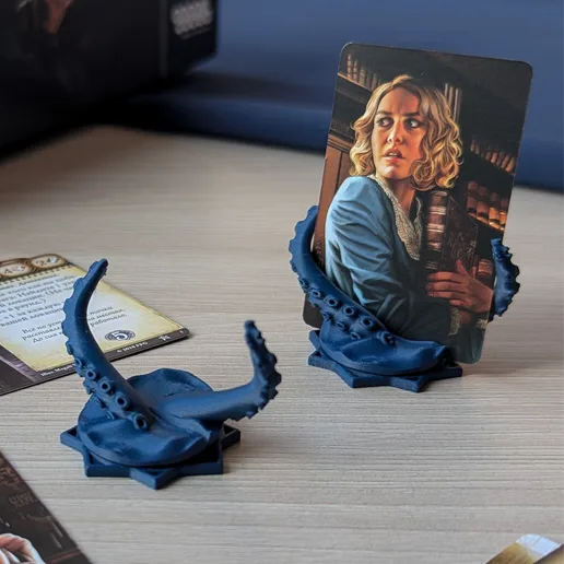 Сompact stand for Arkham Horror LCG characters