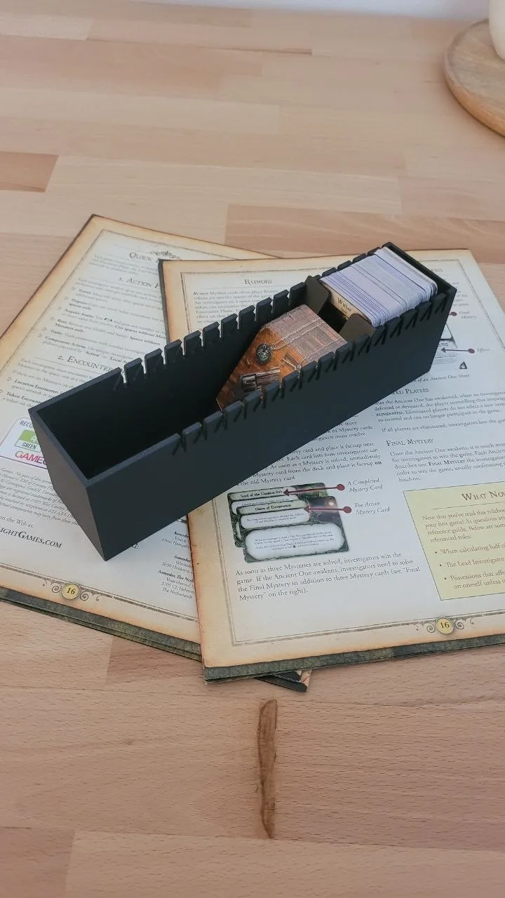 Eldritch Horror Player Card Holder w/ Separator