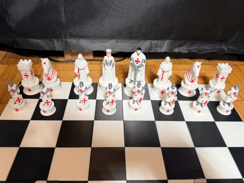 Crusades Chess:Templars vs. Saracens - High Detail