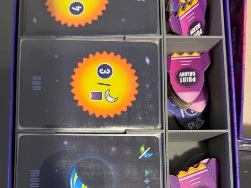 Point Galaxy insert that supports sleeved cards