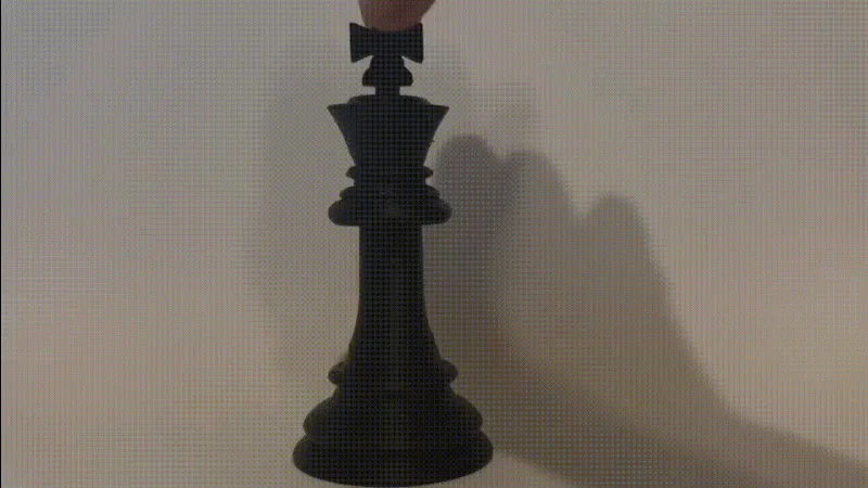 Chess King with "defeat animation" (lockable)