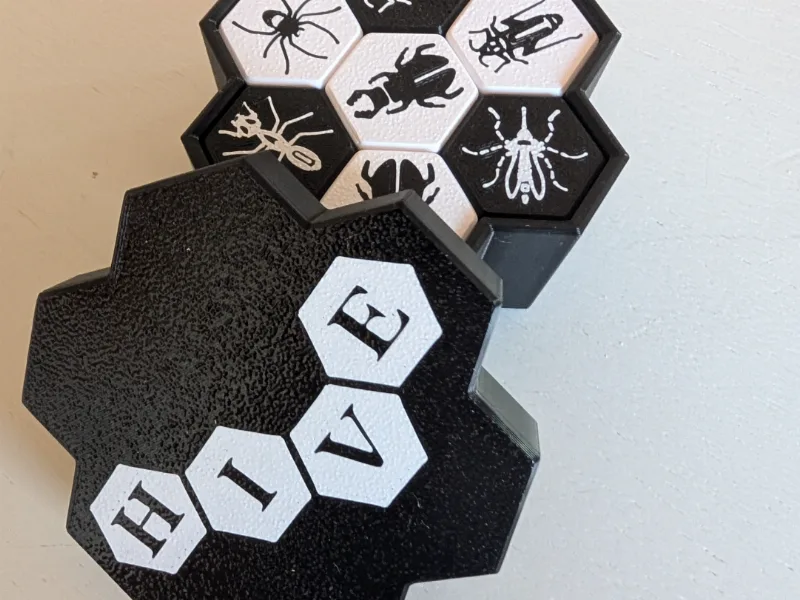 Hive Pocket game storage box
