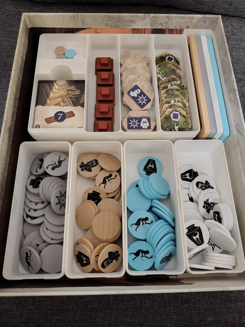 Babylonia insert / organizer