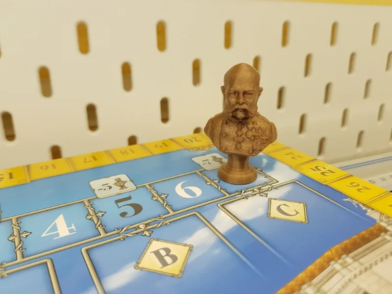 Grand Austria Hotel round track pawn