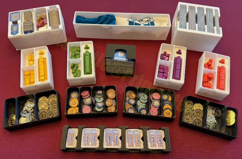 Lisboa Deluxe Edition w/ Upgrade Pack insert (supports sleeves)