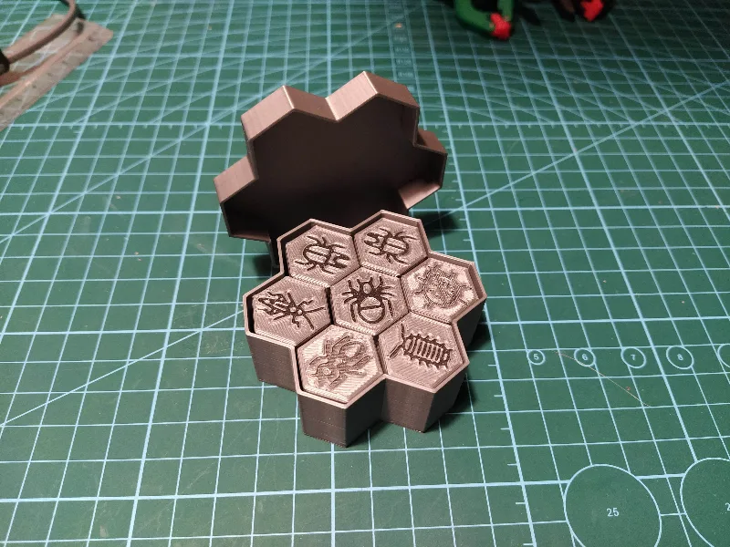 Hive game box