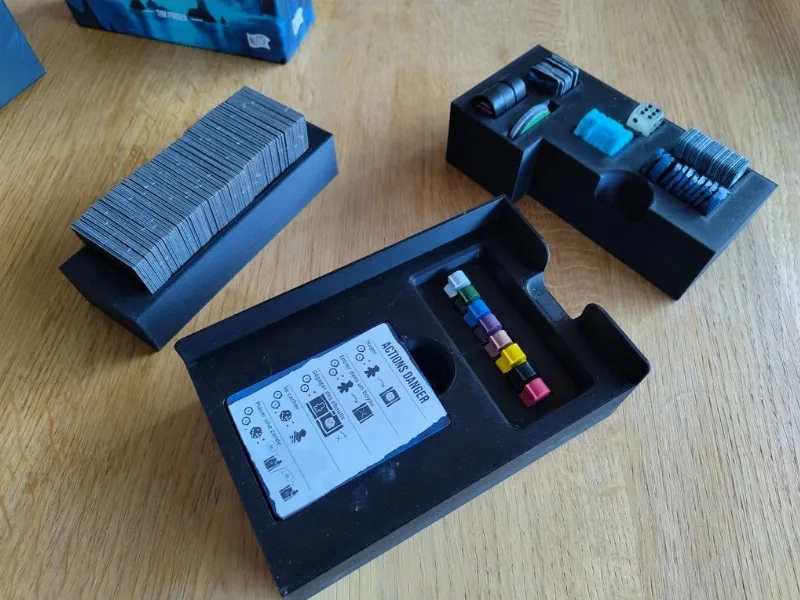 Sub Terra storage game organizer